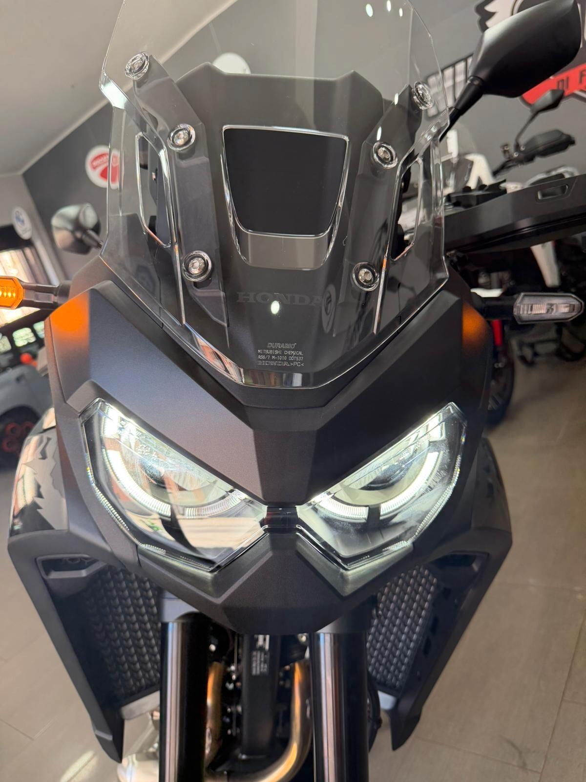 Honda CRF1100L Africa Twin TOTAL BLACK A RATE DA 165 AL MESE