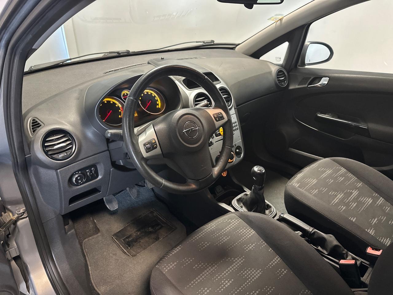 OPEL CORSA 1.4 COSMO 100CV NEOPATENTATI GARANZIA