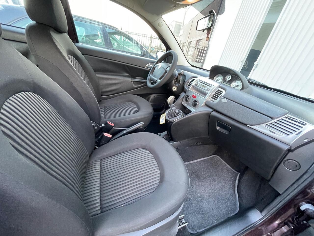 Lancia Ypsilon 1.2 Versus