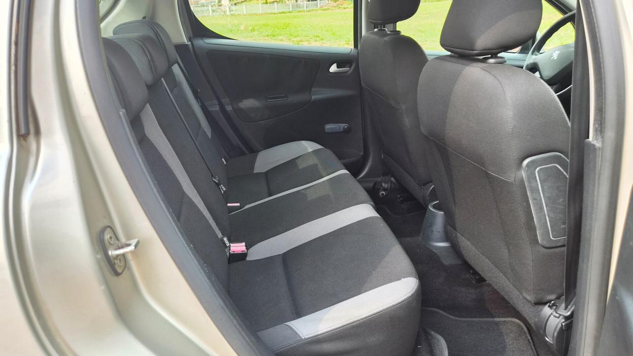 Peugeot 207 1.4 8V 75CV 5p. X Line