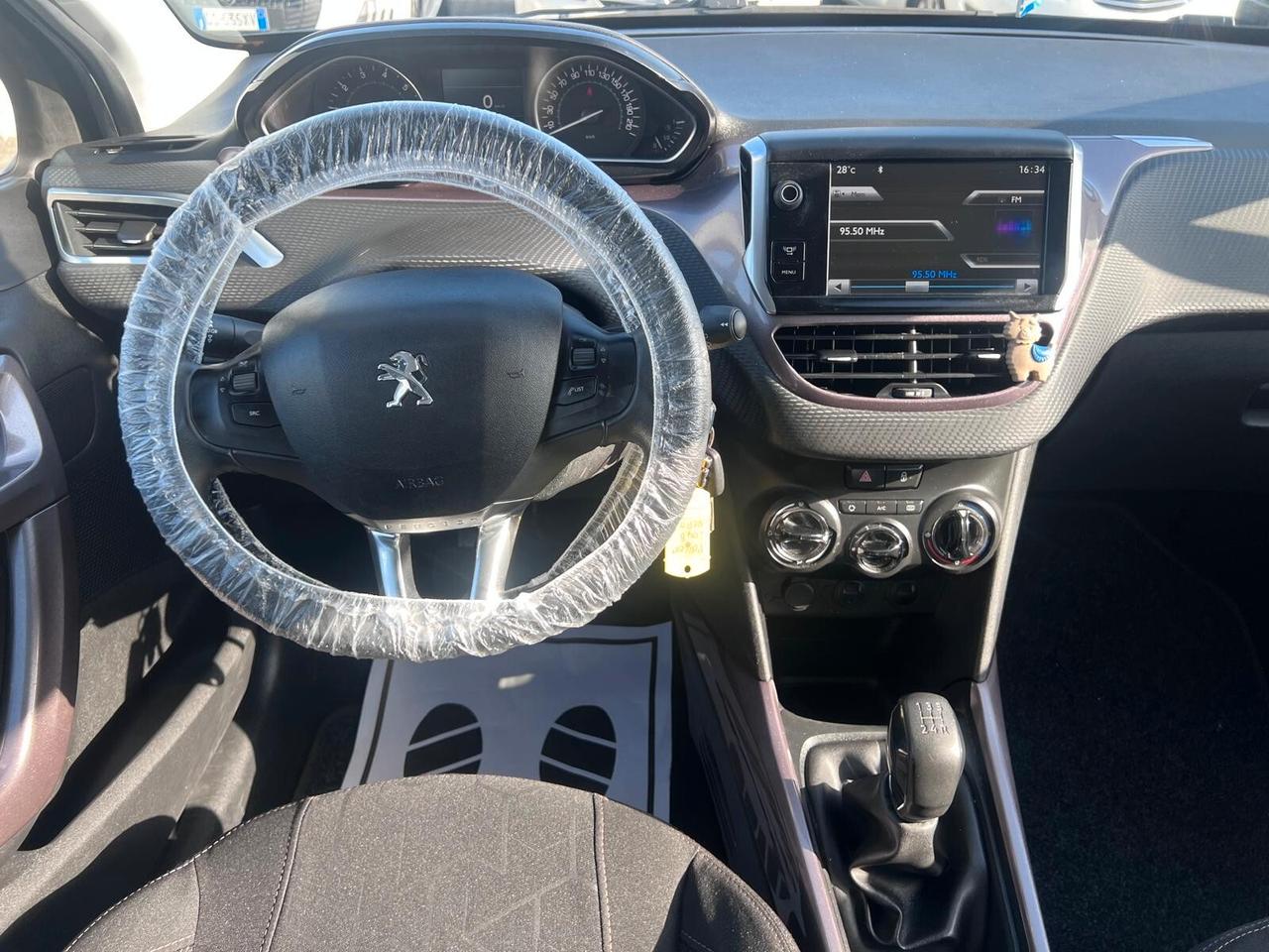 Peugeot 2008 1.2 VTi 82CV Allure