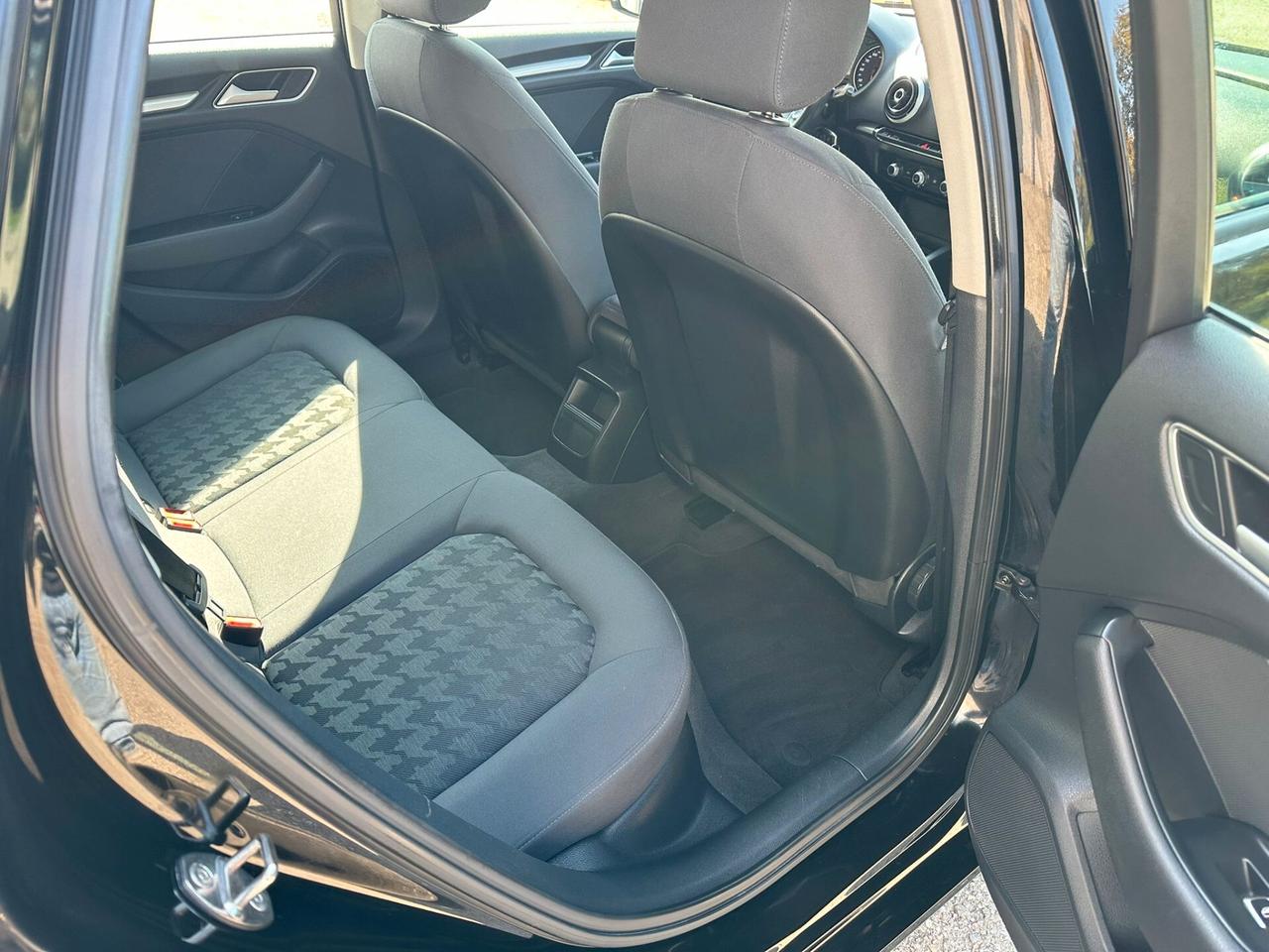 Audi A3 1.6 TDI clean diesel Ambition