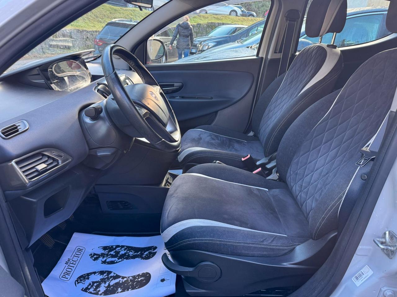 Lancia Ypsilon 1.3 MJT 16V 95 CV EURO6 GARANZIA 1 ANNO