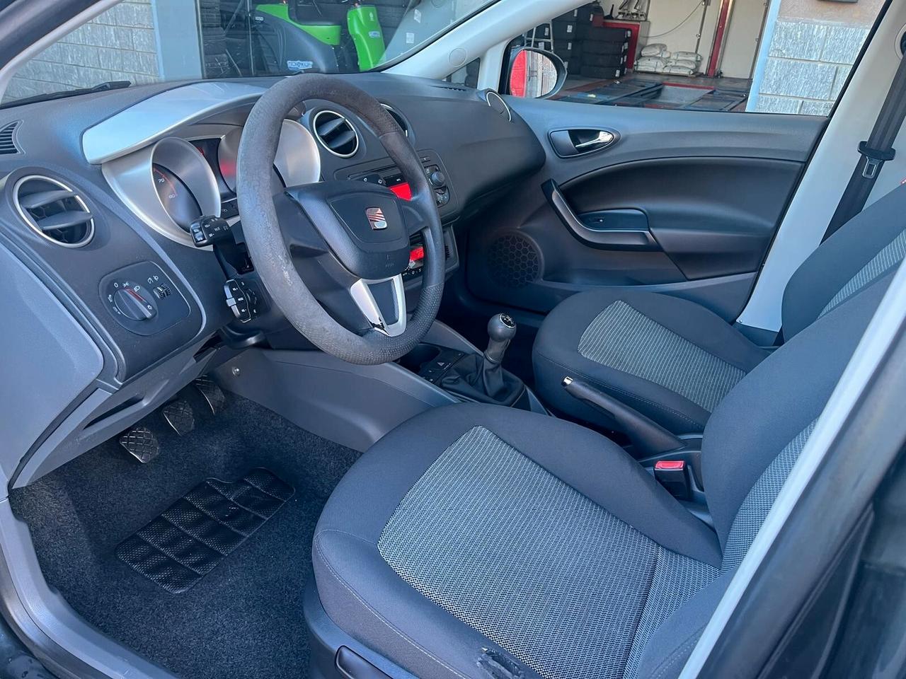 SEAT Ibiza Ibiza 5p 1.4-DISTRIBUZIONE FATTA-NEOPATENATO OK