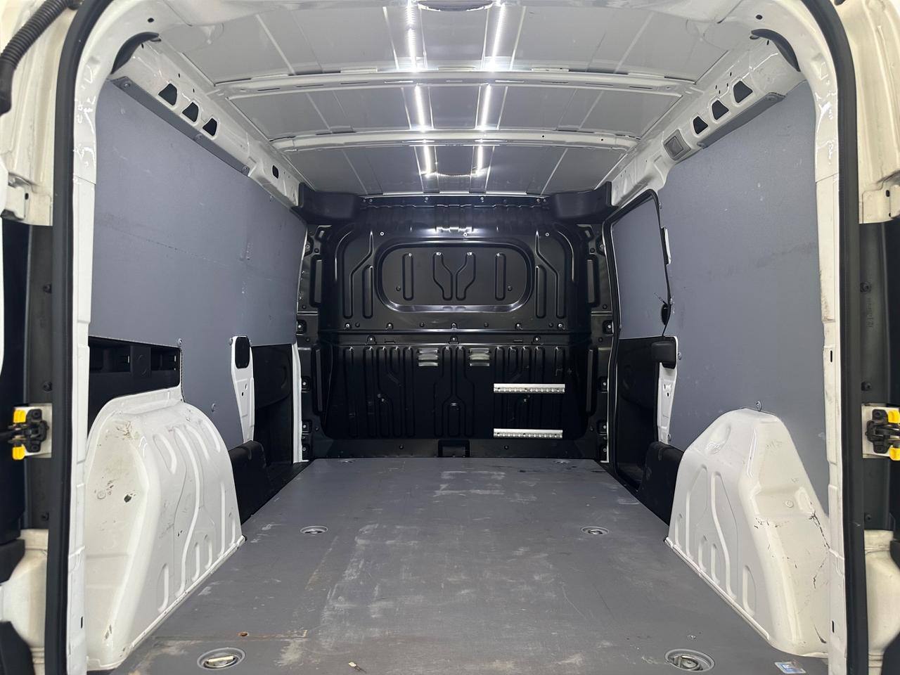 DOBLÒ CARGO MAXI 105cv PASSO LUNGO 3 POSTI