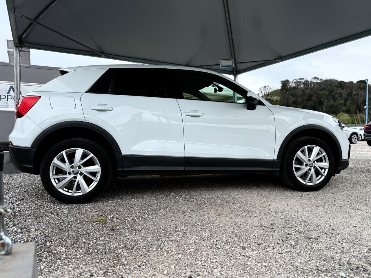 AUDIQ2 1.6 TDI S tronic *NAVI