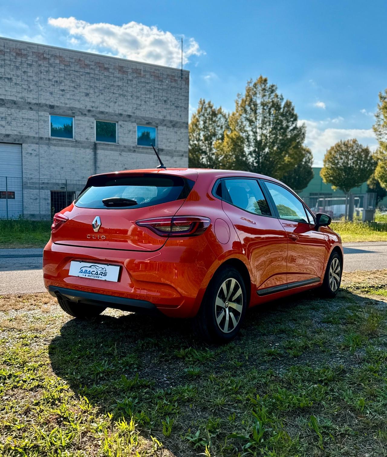 Renault Clio 1.0 SCe 49kw E6 Benz *28.000 km*