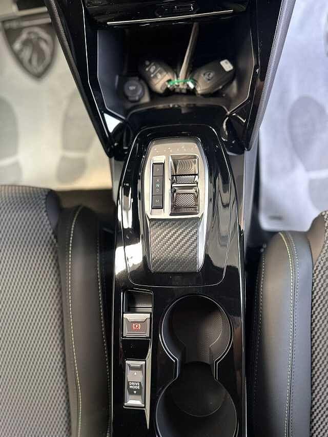 Peugeot 208 Hybrid 100 e-DCS6 GT
