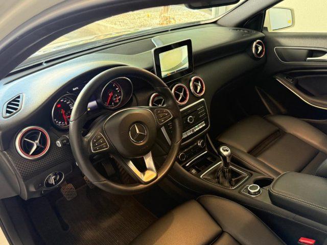 MERCEDES-BENZ A 180 d Premium