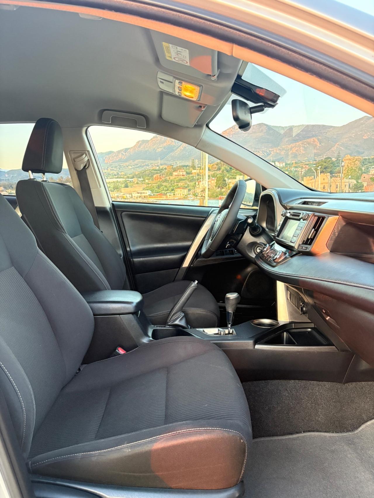 Toyota RAV 4 RAV4 2.2 D-4D 4WD Lounge