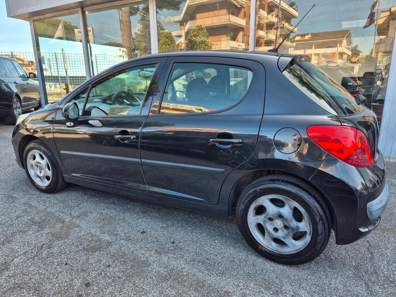 Peugeot 207 1.4 HDi 70CV 5p. ONE Line
