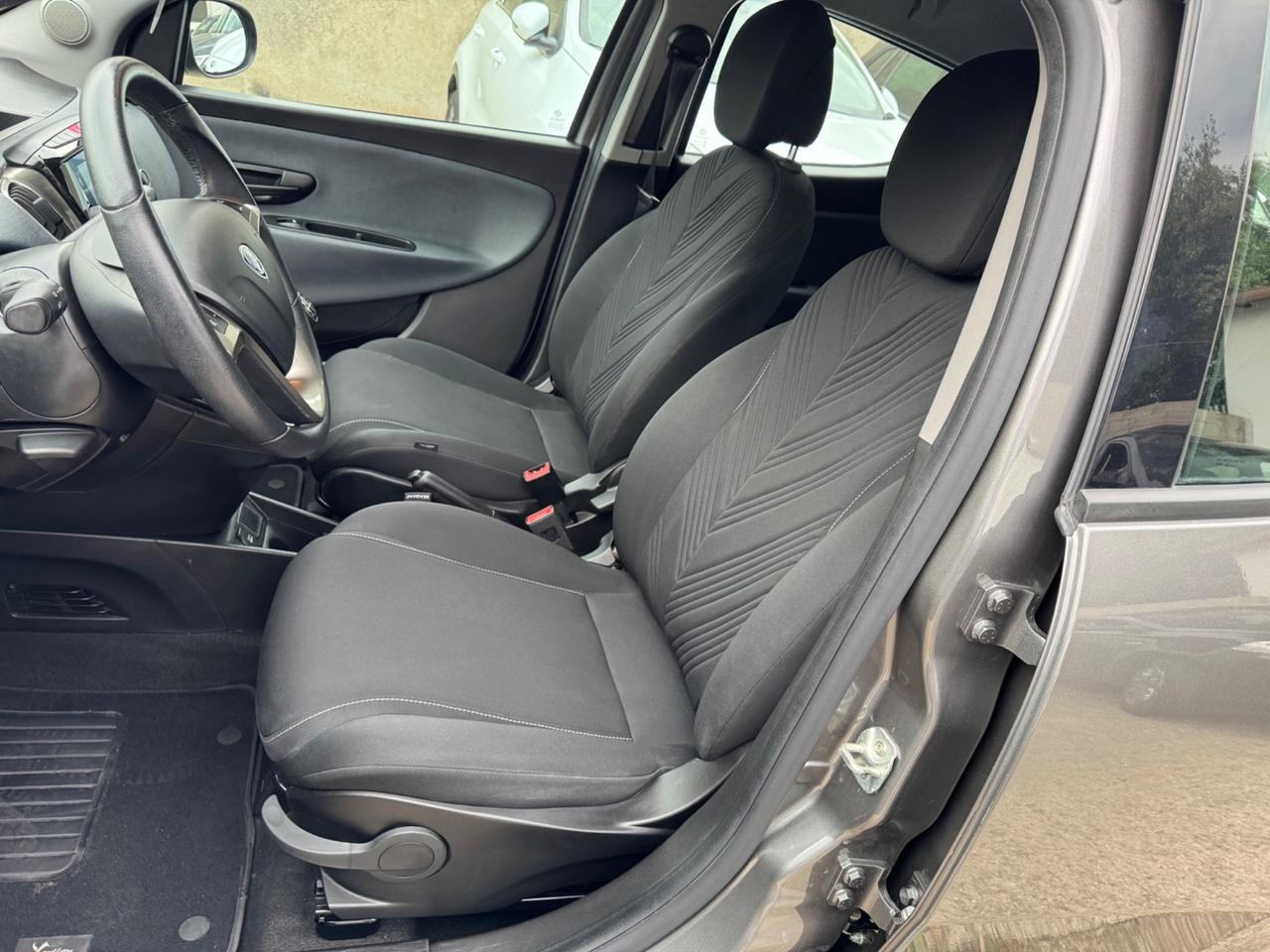 Lancia Ypsilon 1.0 69cv FireFly S&S Hybrid Gold 2022