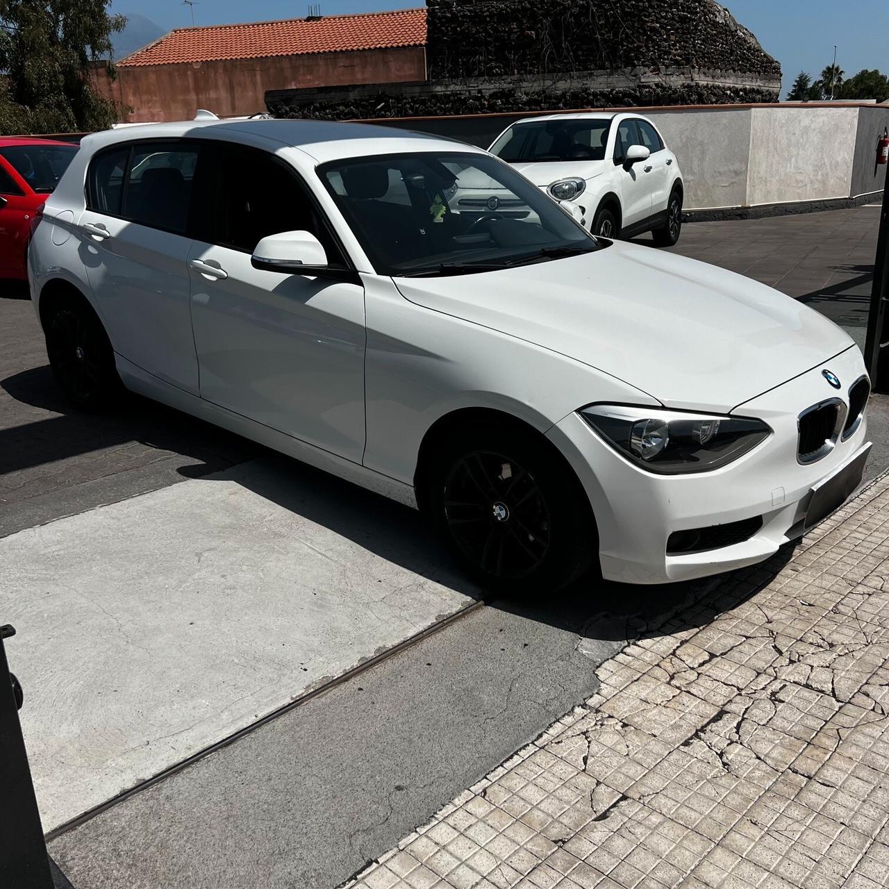 Bmw 114 114d 5p. Unique