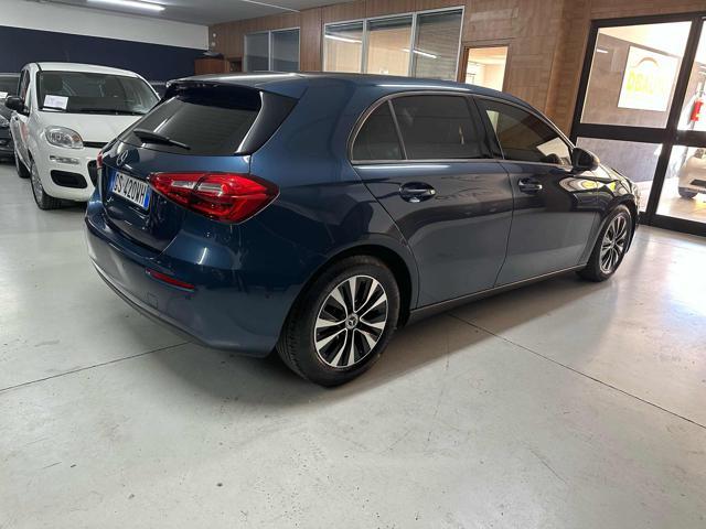 MERCEDES-BENZ A 180 d Sport