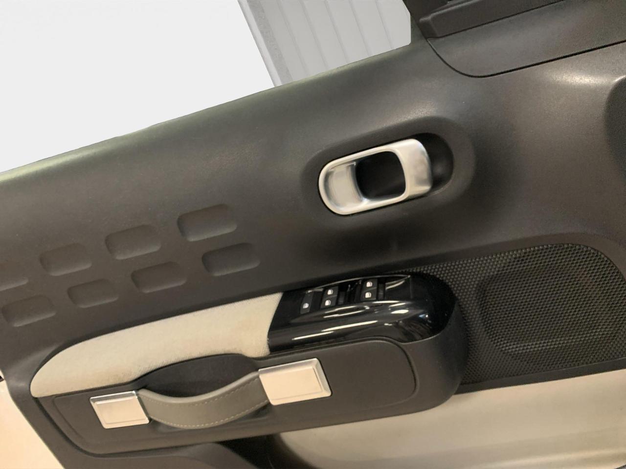 Citroen C3 1.2 puretech Shine 82cv