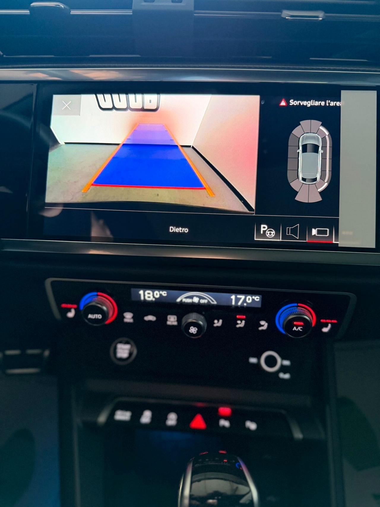 Audi Q3 35 TDI S tronic Identity Black