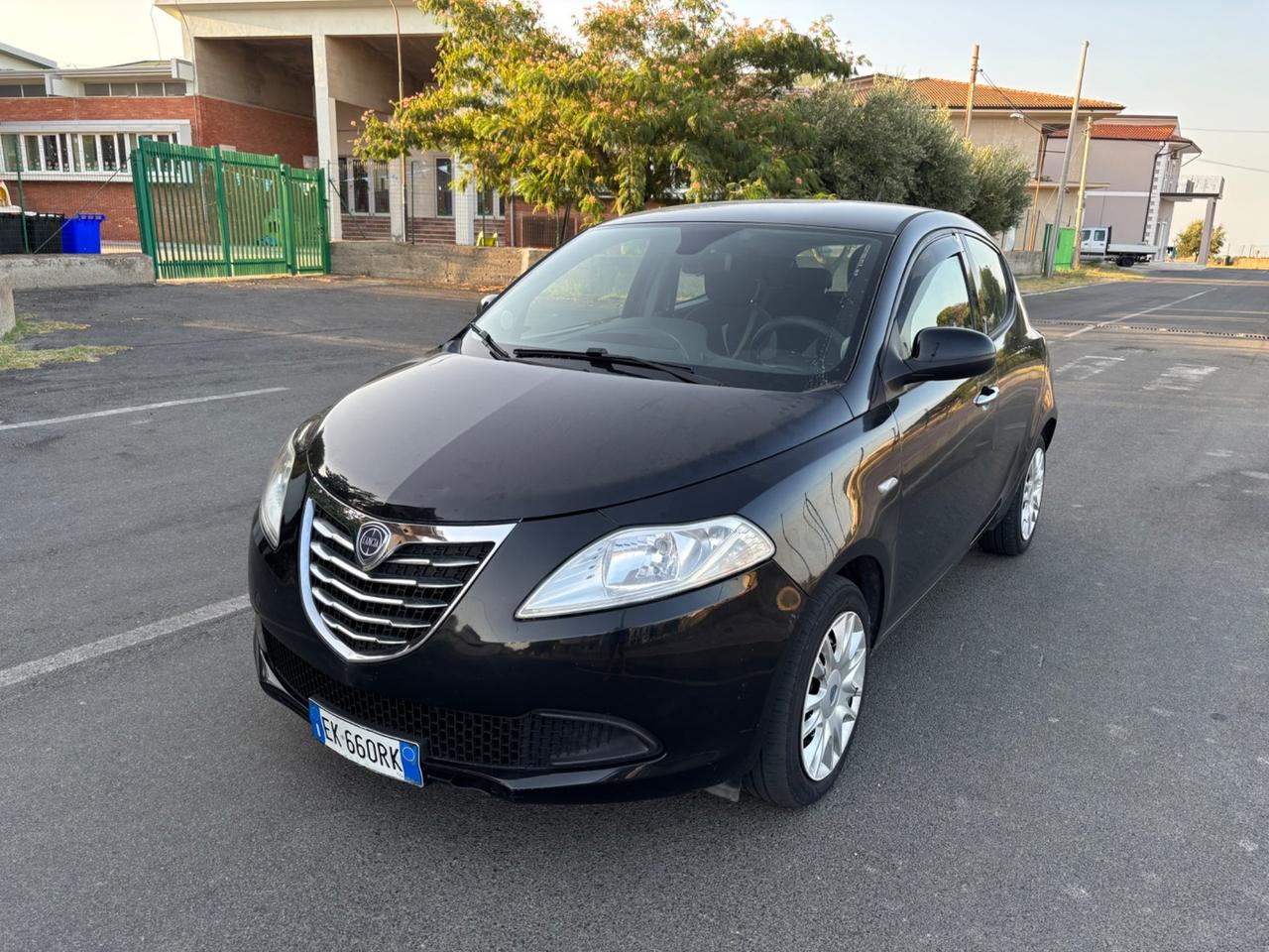 Lancia Ypsilon 1.3 MJT 75 CV Unyca