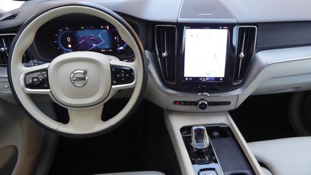 VOLVO XC60 B4 (d) AWD automatico Plus Bright