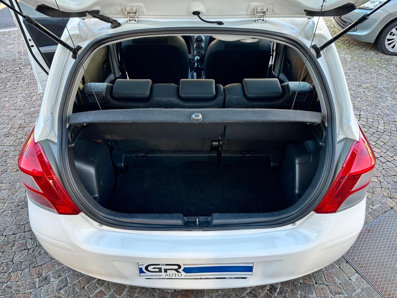 Toyota Yaris 1.0Bz 69Cv 5P - Neopatentati