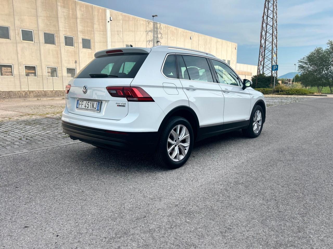 Volkswagen Tiguan 2.0 TDI SCR DSG 4MOTION Business BMT