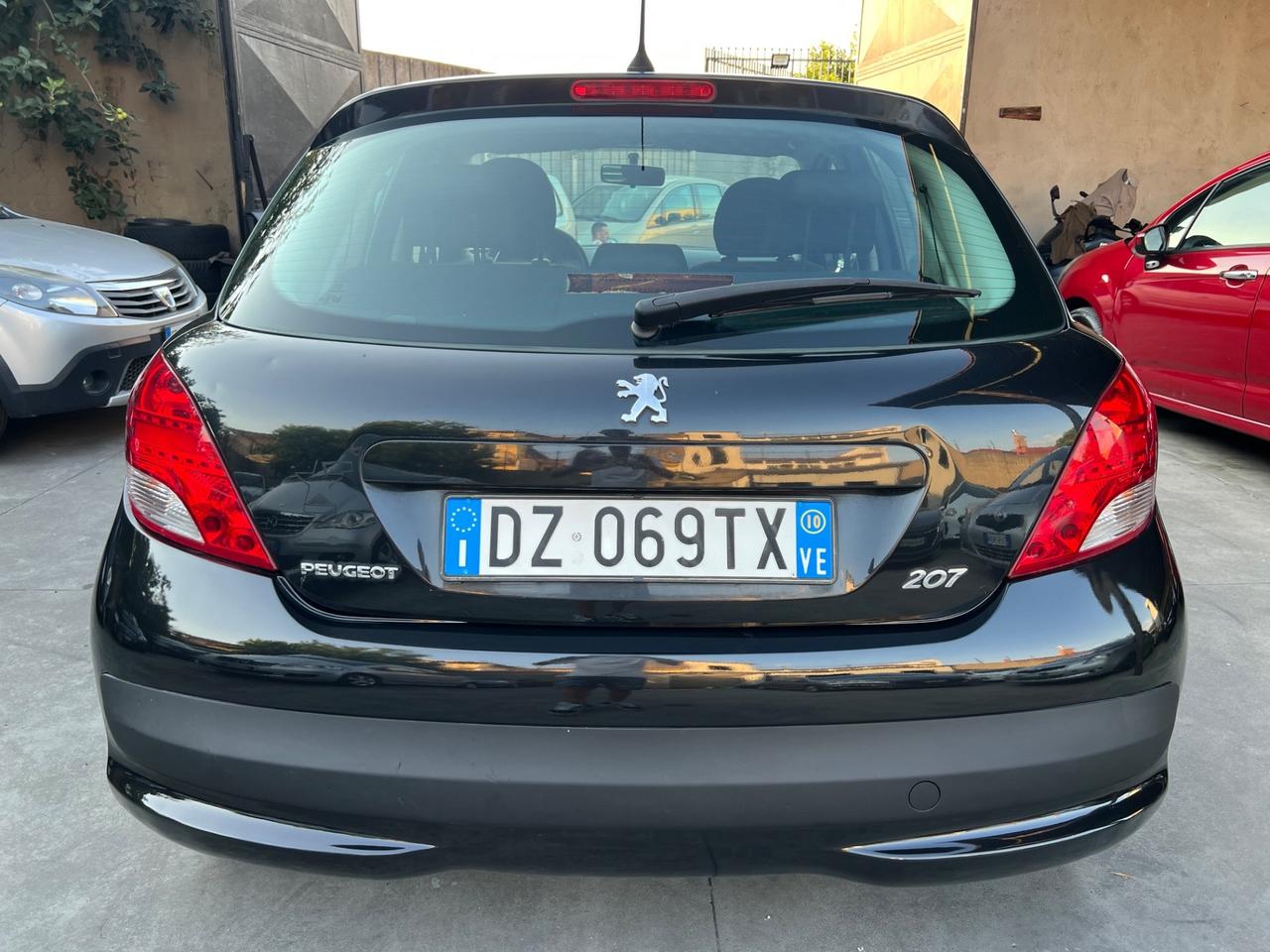 Peugeot 207 1.4 8V 75CV 5p. GPL