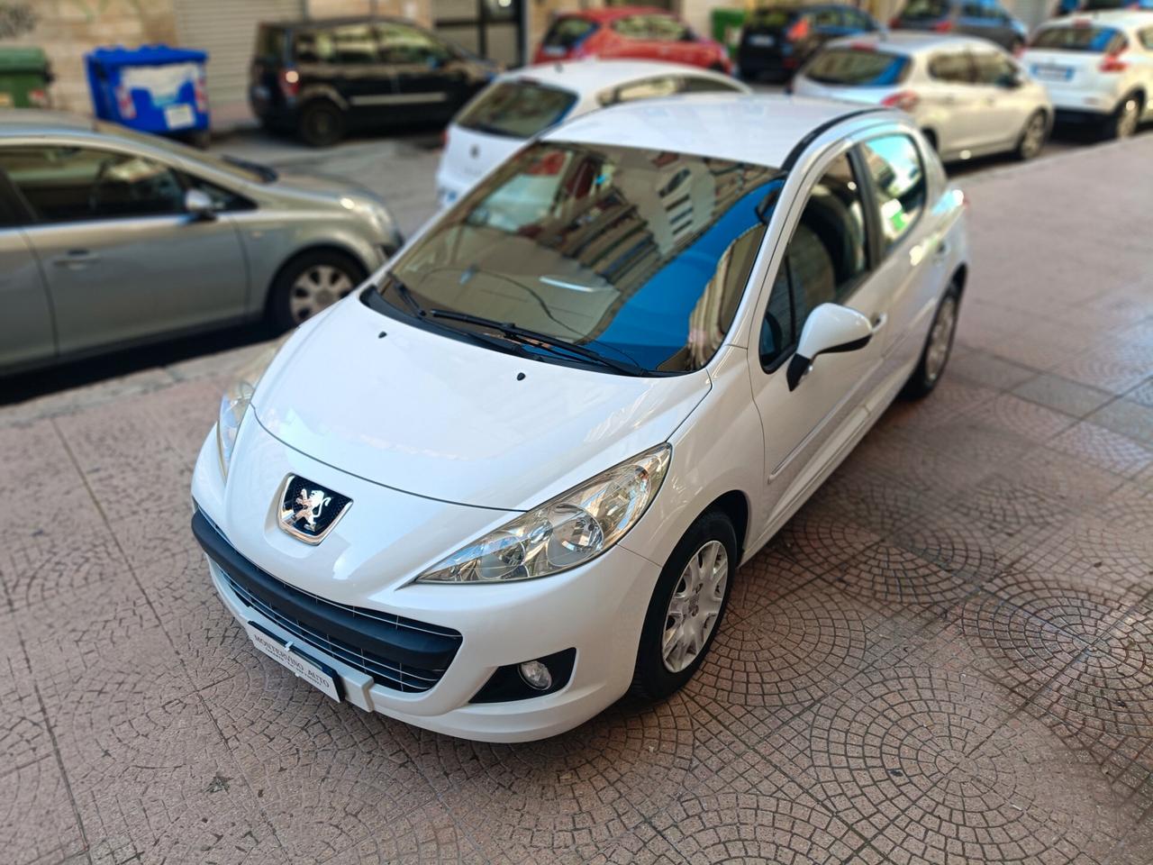 PEUGEOT 207 1.4 DIESEL 70CV-NEOPATENTATI-Euro 4790