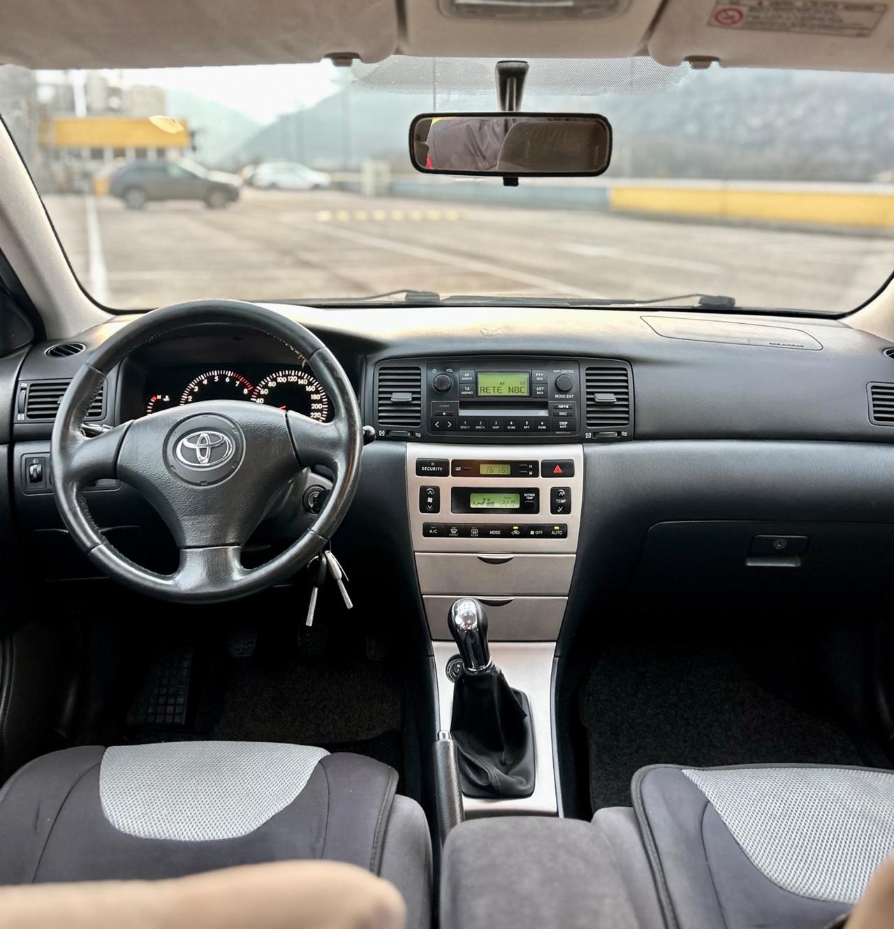 Toyota Corolla 1.6 Benzina 5 porte Neopatentati