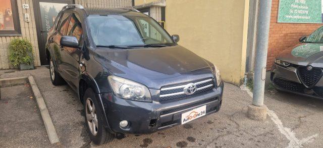 TOYOTA RAV 4 RAV4 2.2 D-4D 177 CV Luxury PER COMMERCIANTI