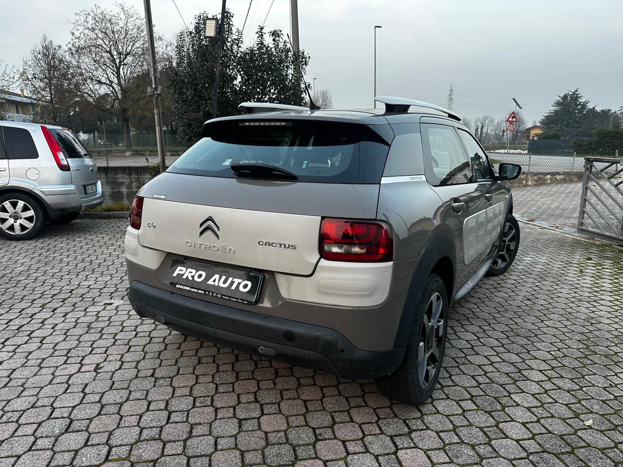 Citroen C4 Cactus PureTech 82 Shine Edition 76000KM