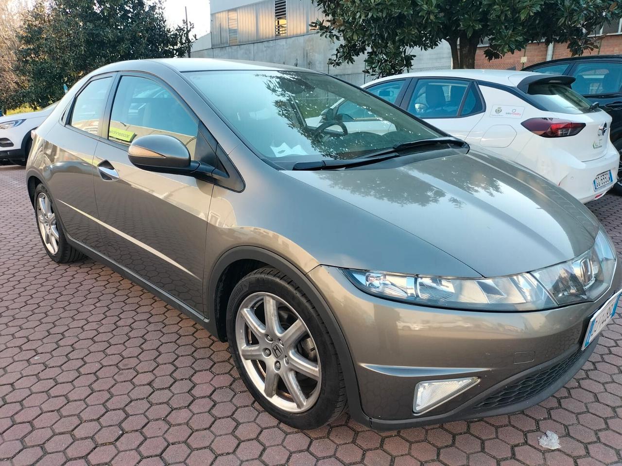 Honda Civic 1.8 i-VTEC 5p. Comfort