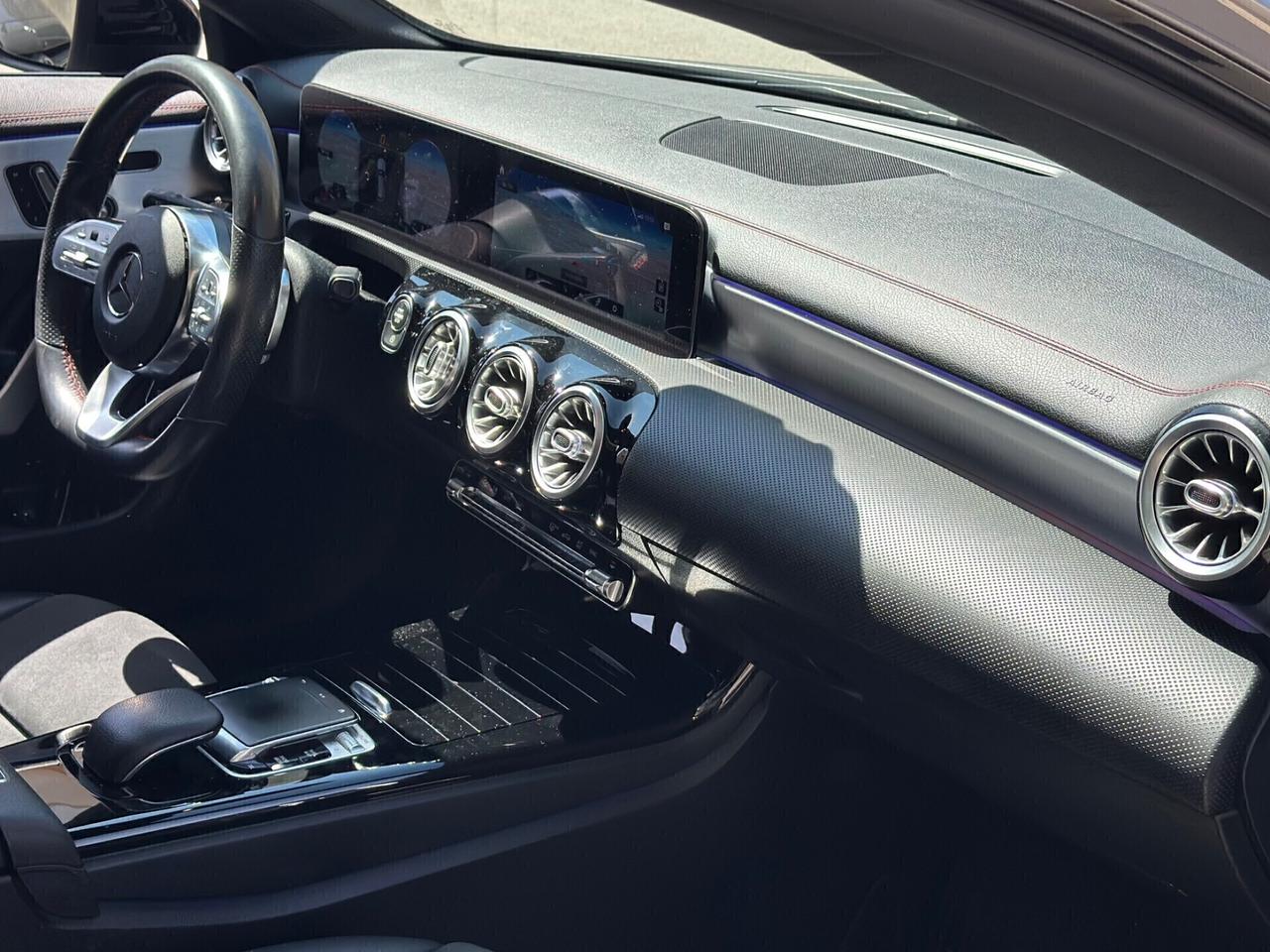 Mercedes CLA shooting brake 200d Premium AMG