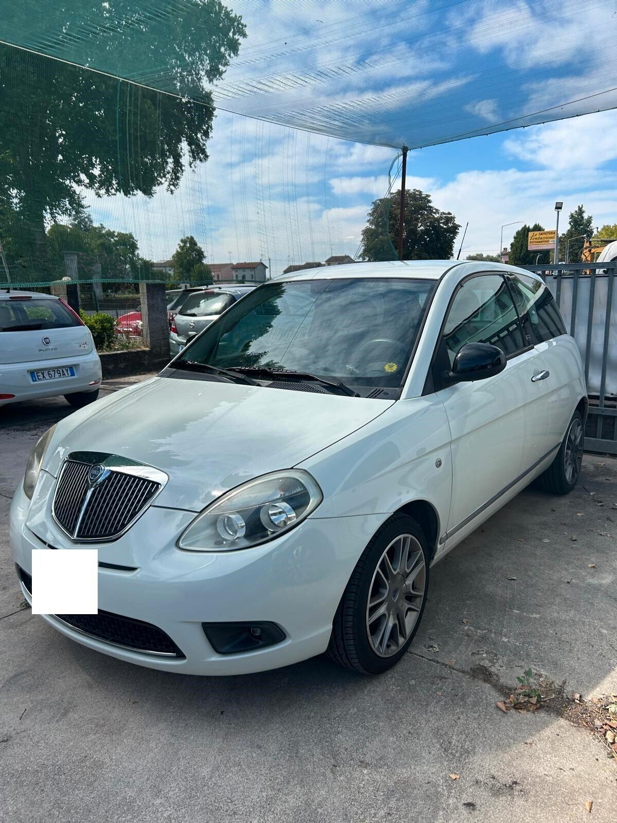 Lancia Ypsilon 1.2 Benzina 69 CV Unyca 3 porte ok neo patentati