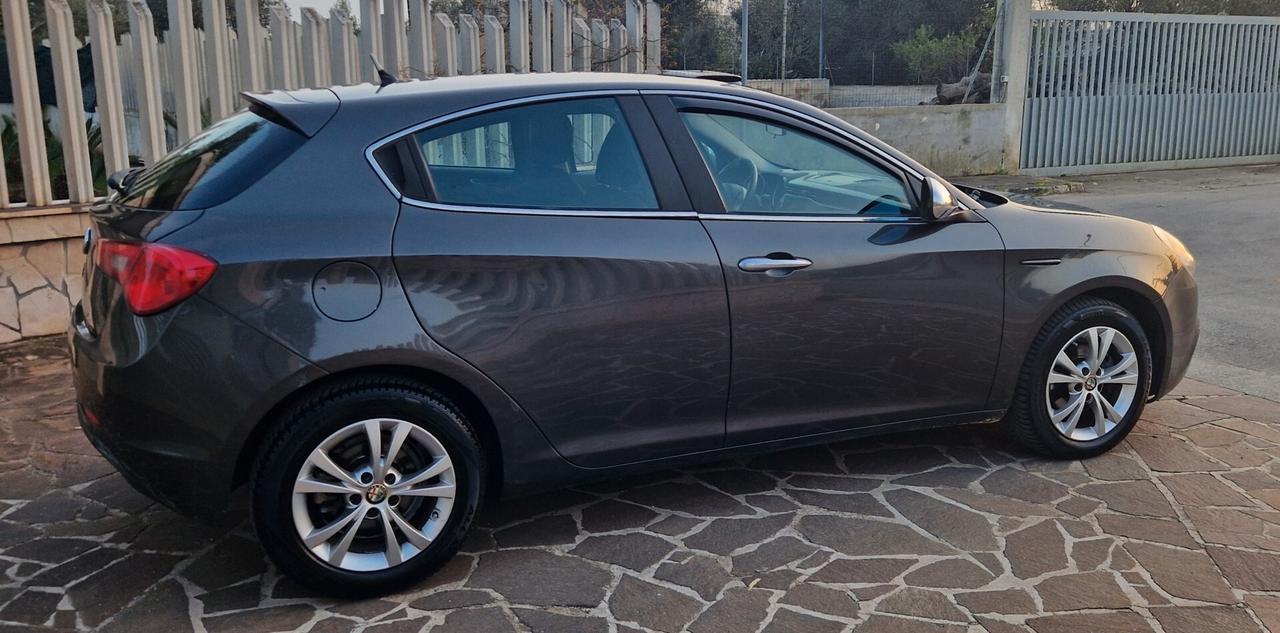 Alfa Romeo Giulietta 1.6 JTDm-2 105 CV Distinctive