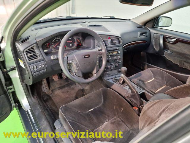 VOLVO V70 2.4 D5 20V cat