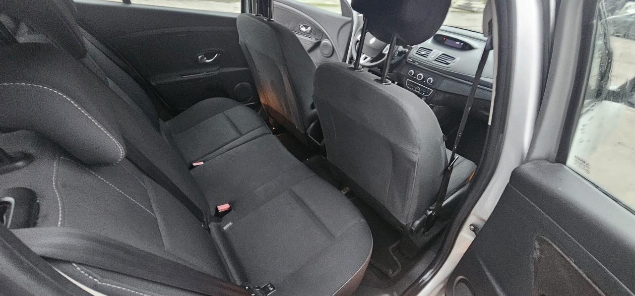 Renault Megane Mégane Coupé 1.5 dCi 110CV EDC Wave Edition