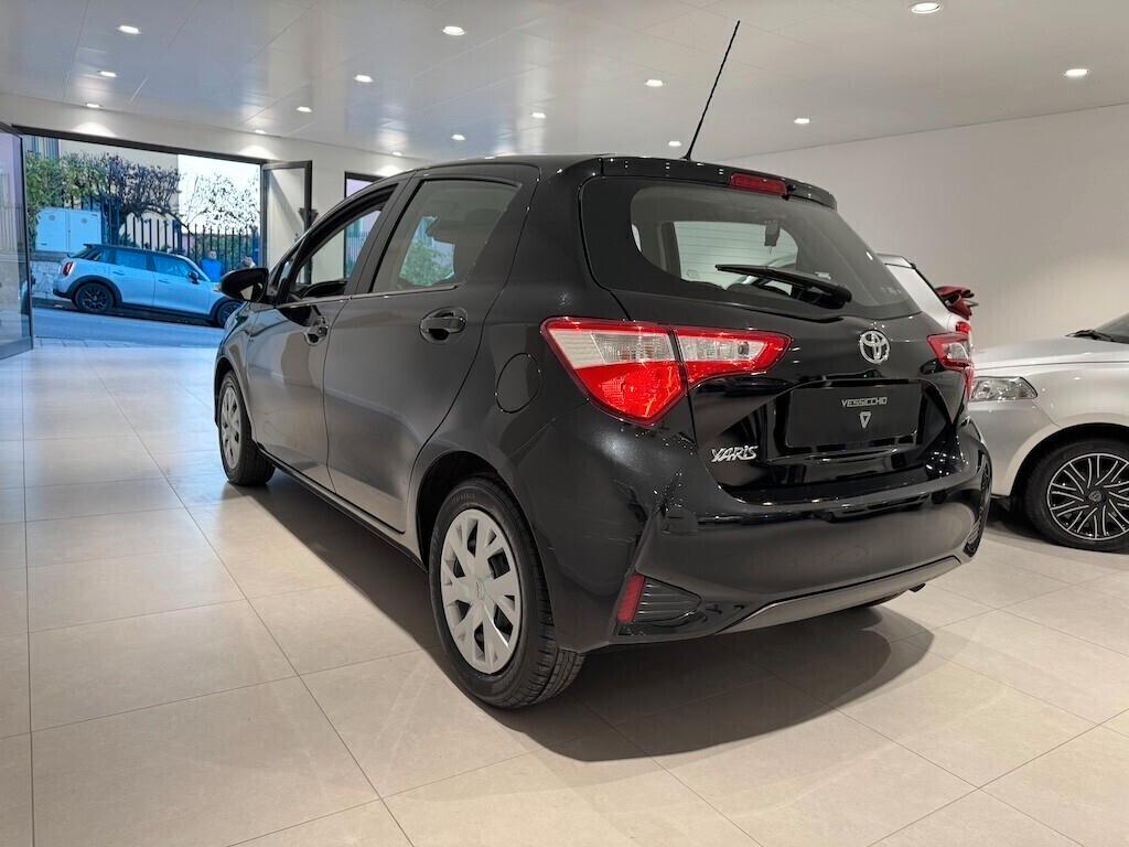Toyota Yaris 1.0 5 porte Active