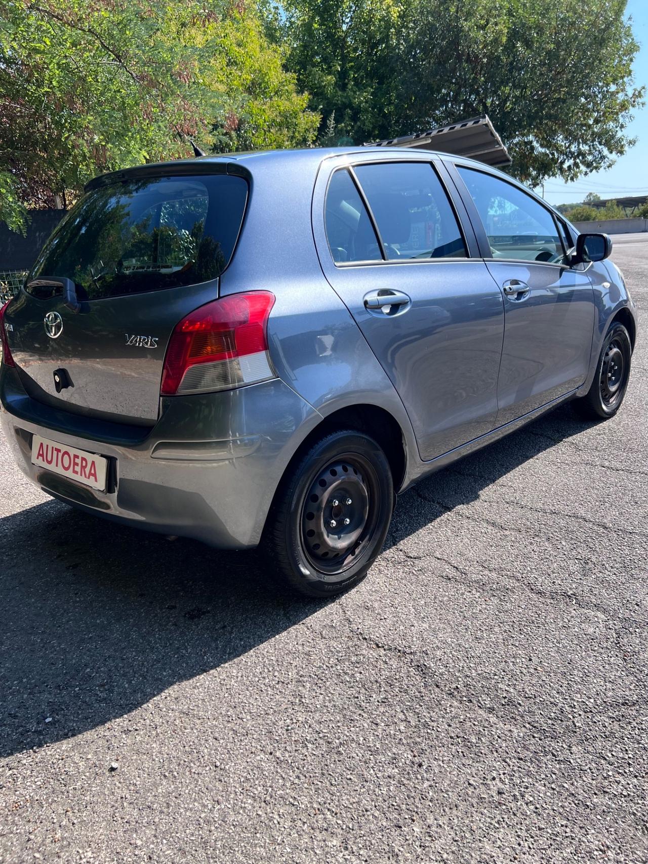 Toyota Yaris 1.0 5 porte
