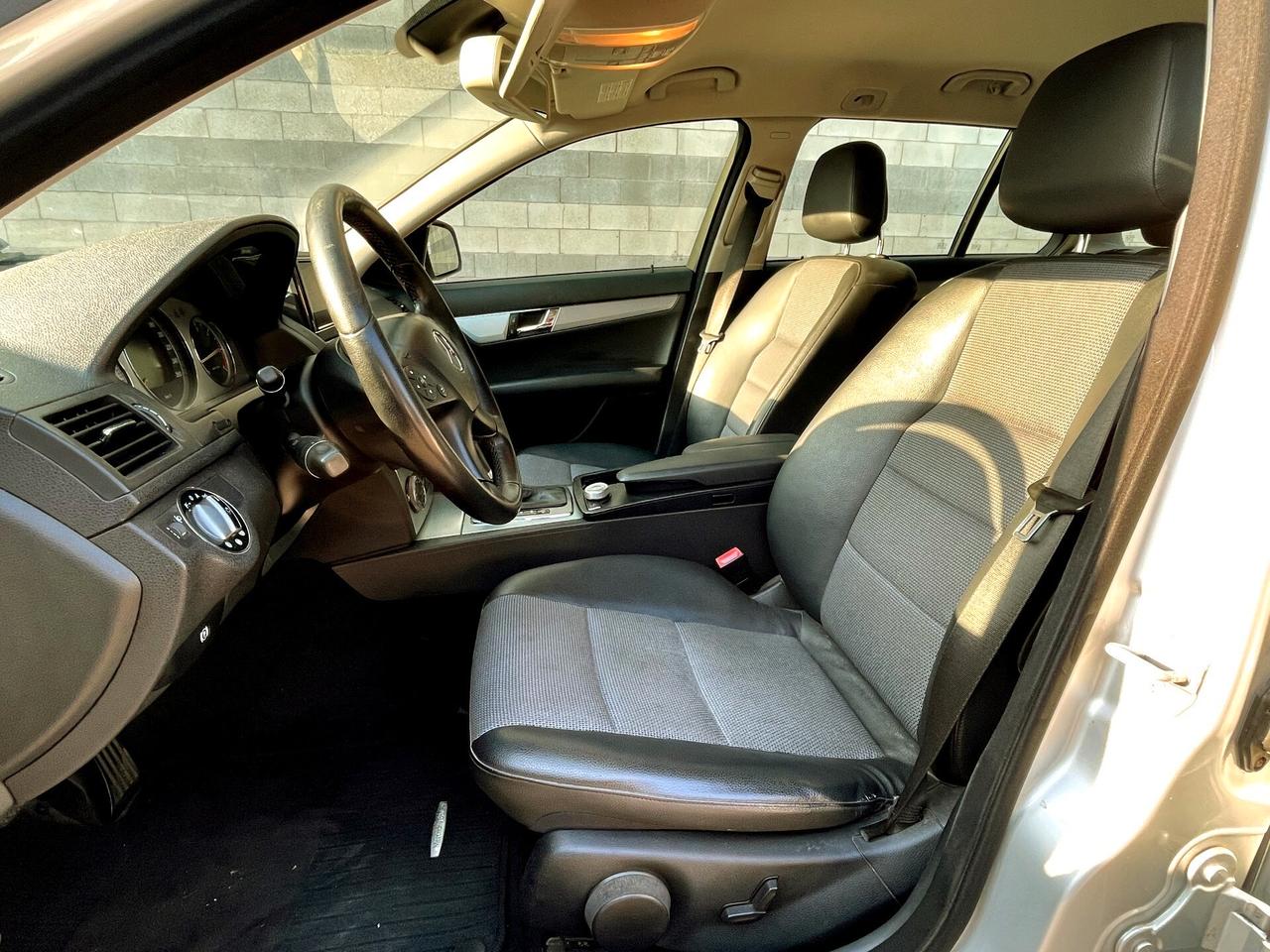 MERCEDES C220d aut.-AVANTGARDE-Pelle.Navi-FULL