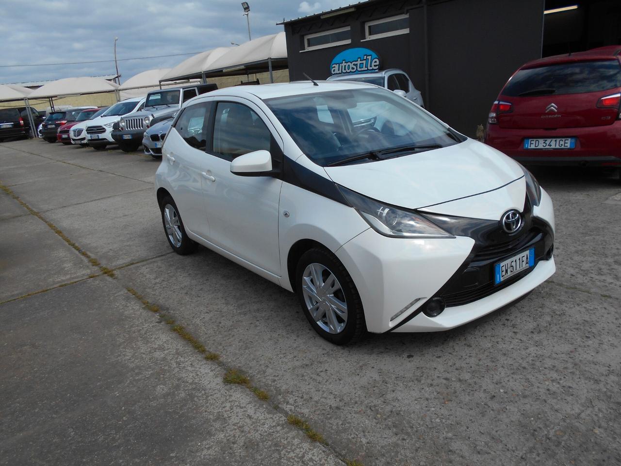 Toyota Aygo 1.0 VVT-i 69 CV 5 porte x-cite