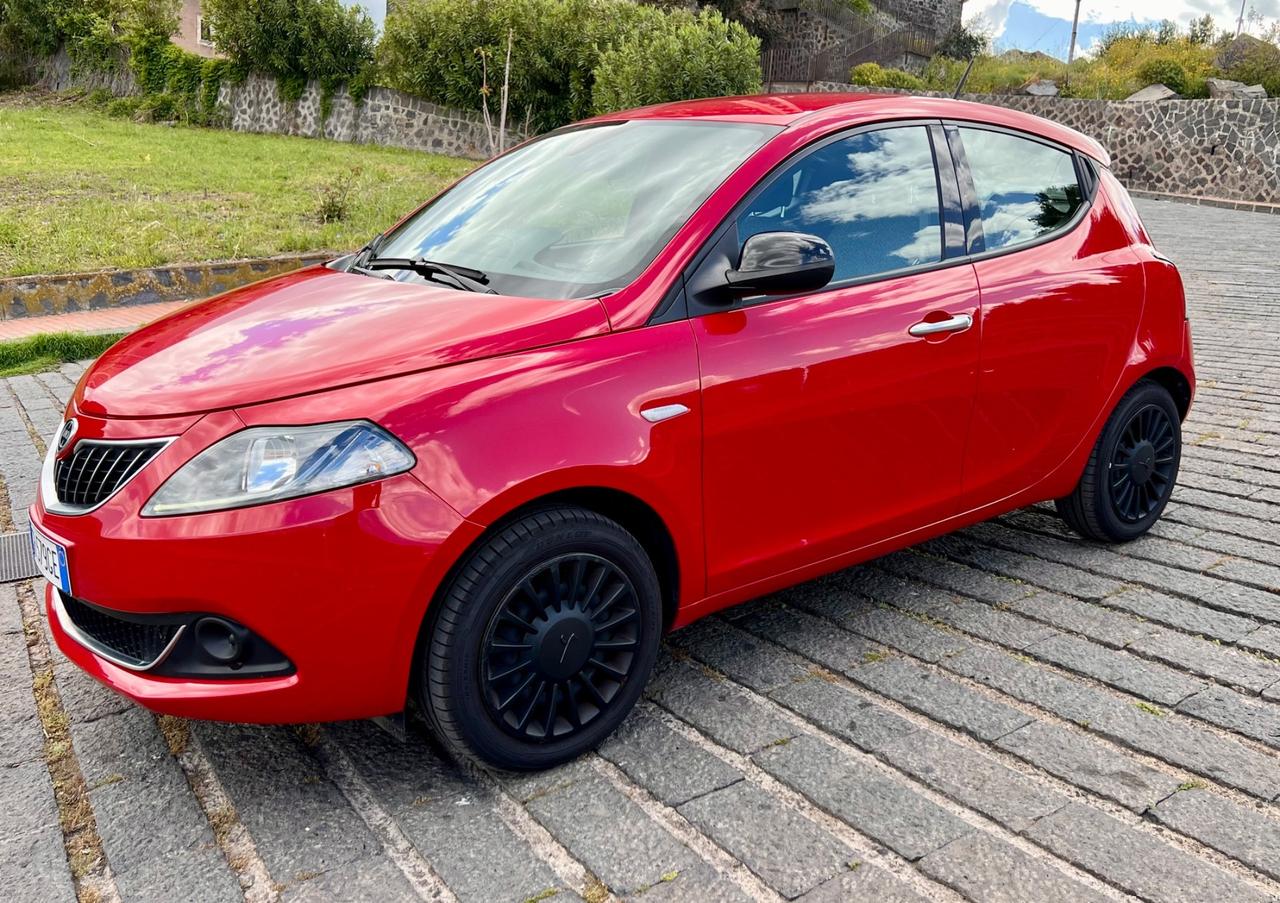 Lancia Ypsilon 1.0 FireFly 5 porte S&S Hybrid Silver Plus