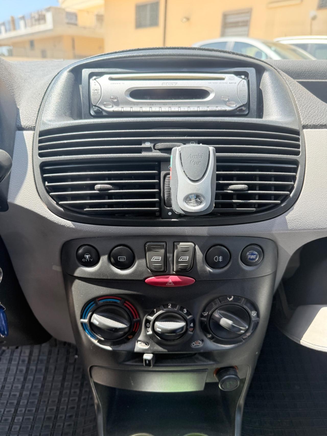 Fiat Punto 1.2i cat 5 porte