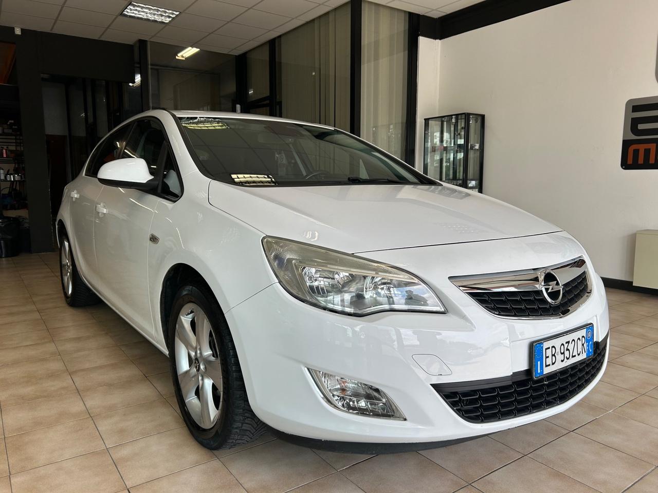 Opel Astra - 2010 1.4 GPL 100cv