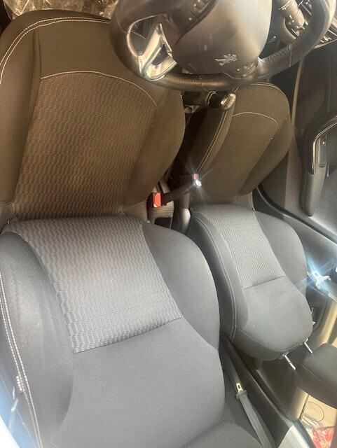 PEUGEOT 208 2017 1,2 GPL CASA CMADRE