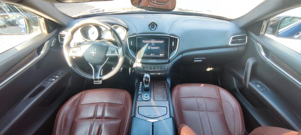 Maserati Ghibli V6 430 CV Q4 Nerissimo Edition