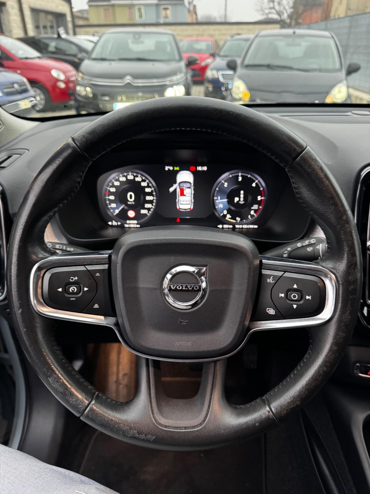 Volvo XC40 D4 AWD Geartronic Momentum