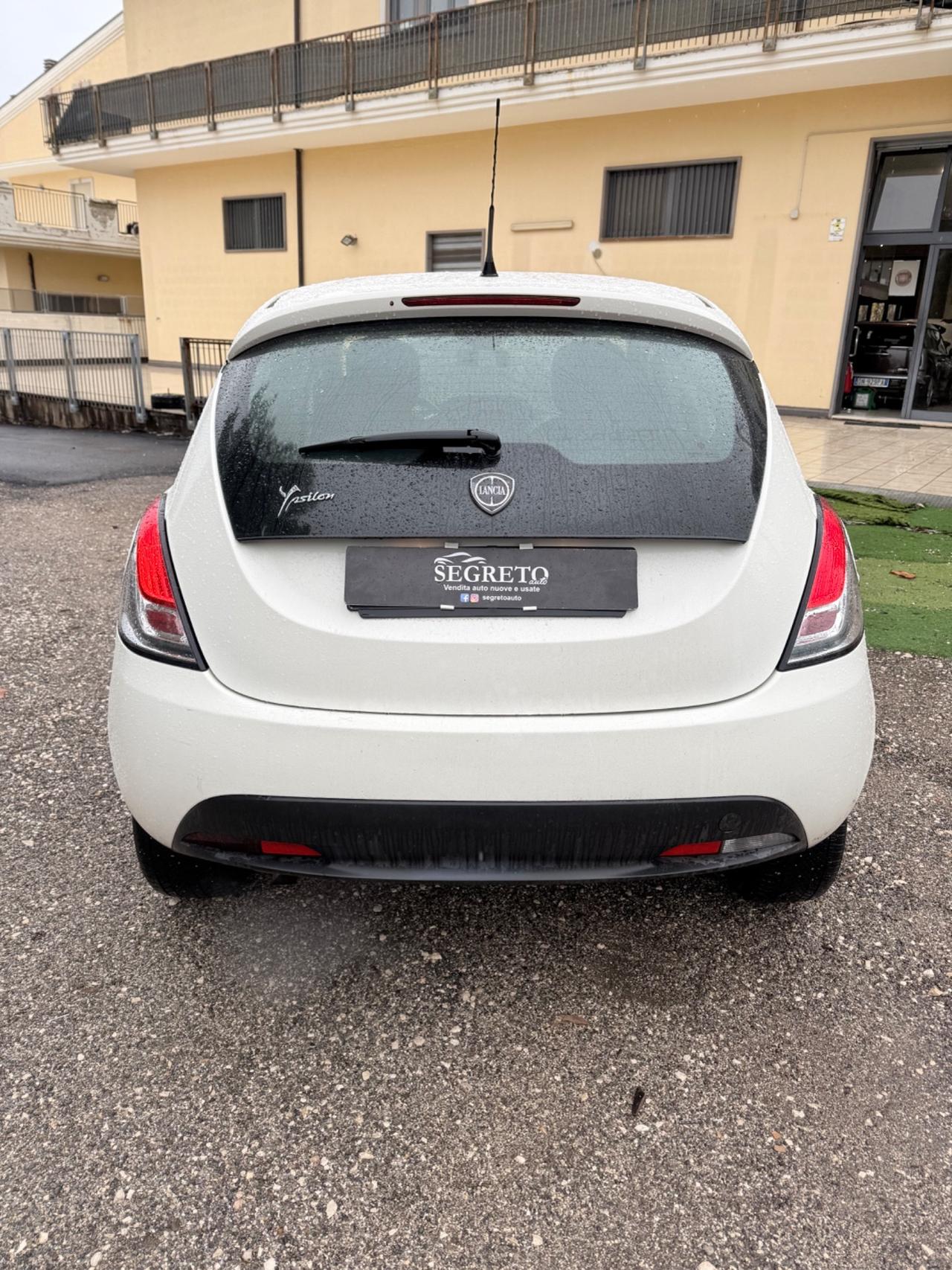 Lancia Ypsilon 1.3 MJT 16V 95 CV 5 porte S&S Silver