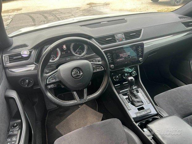 SKODA Superb 2.0 TDI 190 CV SCR DSG Wagon SportL