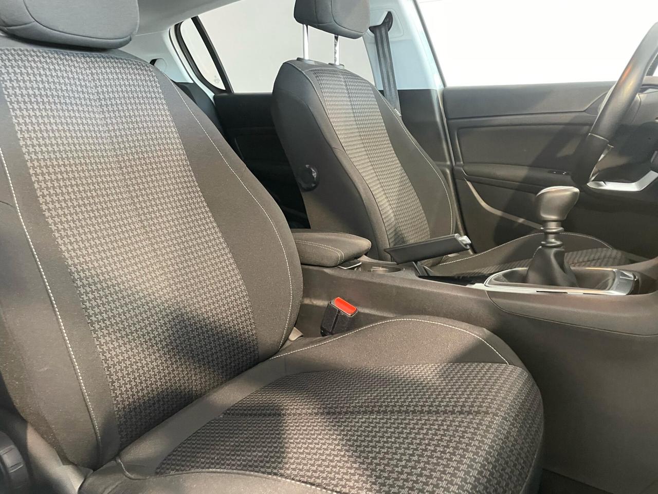 Peugeot 308 BlueHDi 100CV NEOPATENTATI