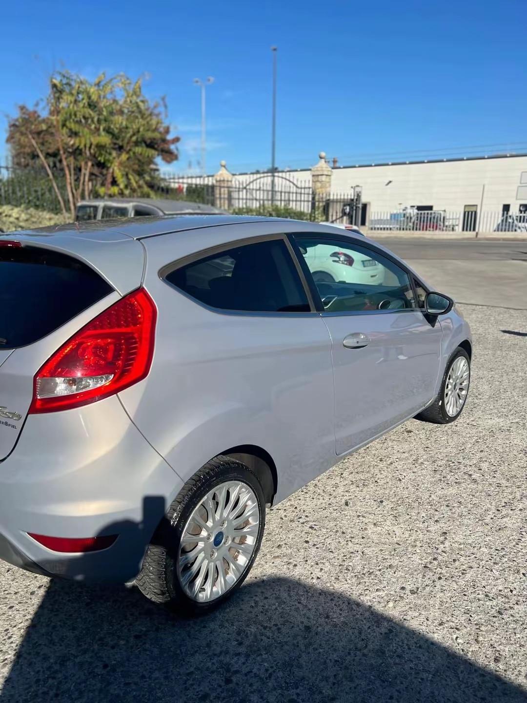 Ford Fiesta 1.4 3 porte Bz.- GPL Titanium