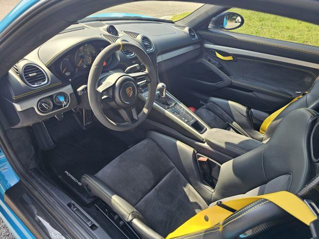 PORSCHE Cayman 718 Cayman 4.0 GT4